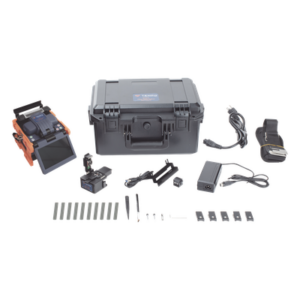 Fusionadora de Fibra Óptica / Alineación Activa por Revestimiento / 4 Motores / Pérdida SM 0.02 dB / Pantalla Touch 5.0" / IP52 / 150 Empalmes por Carga