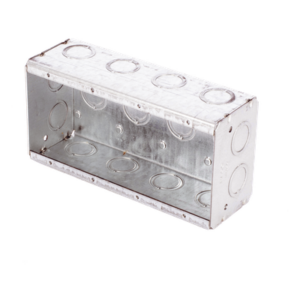 Caja Multigang de Acero Galvanizado / 4 Gangs / Profundidad 2.5 in / 20 Entradas TKO 1/2"-3/4" / Capacidad 63.5 in³ / UL Listed