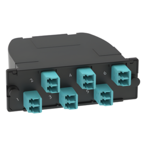 Casete de Fibra Óptica / OM4 / 12 Fibras / MPO Macho a 6 LC Duplex / Polaridad Método A / 0.75 dB Pérdida de Inserción / 3.5" x 4.2" x 1.4" (89 x 107 x 36 mm)