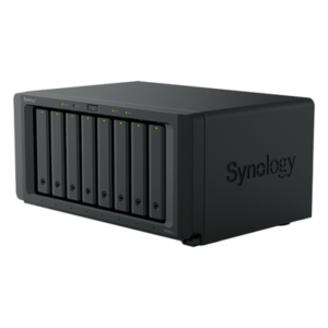 NAS Empresarial / 8 Bahías / AMD Ryzen V1500B / 8 GB DDR4 ECC / 2 Puertos 2.5GbE / Expansión 10GbE/25GbE / Caché M.2 NVMe / Lectura 2,239 MB/s